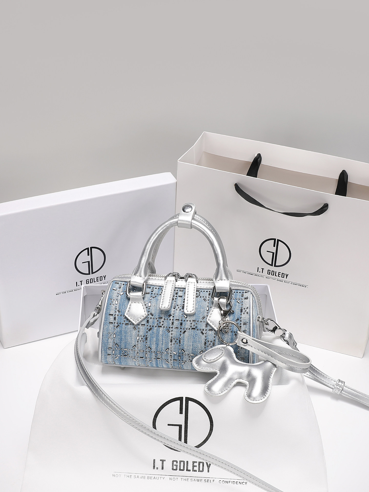 Luxury Bags Denim - Bolsa Boston Vintage de Luxo com
